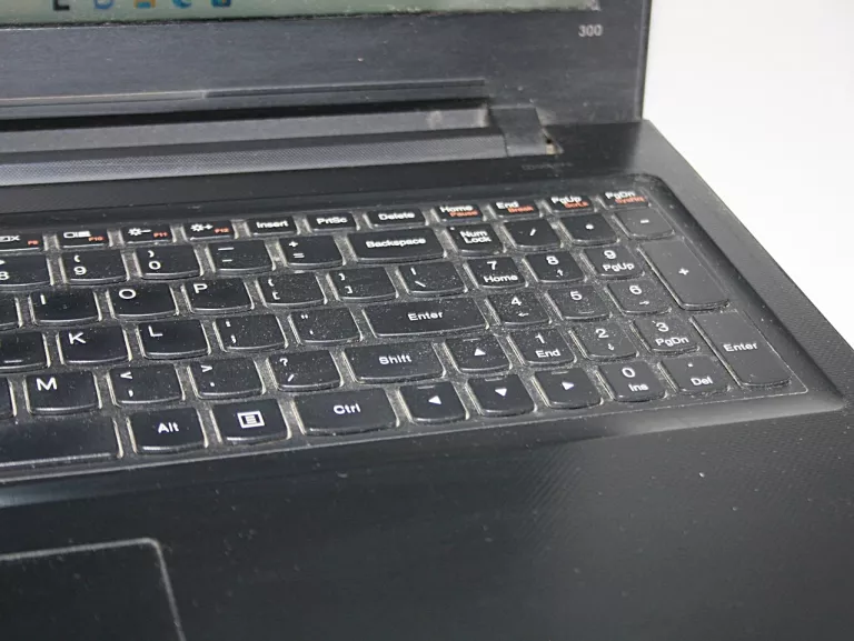 LAPTOP LENOVO IDEAPAD 300 I5-6200U 6/1TB HDD