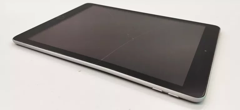 TABLET APPLE IPAD (5TH GEN) 9,7" 2GB / 32GB SREBRNY