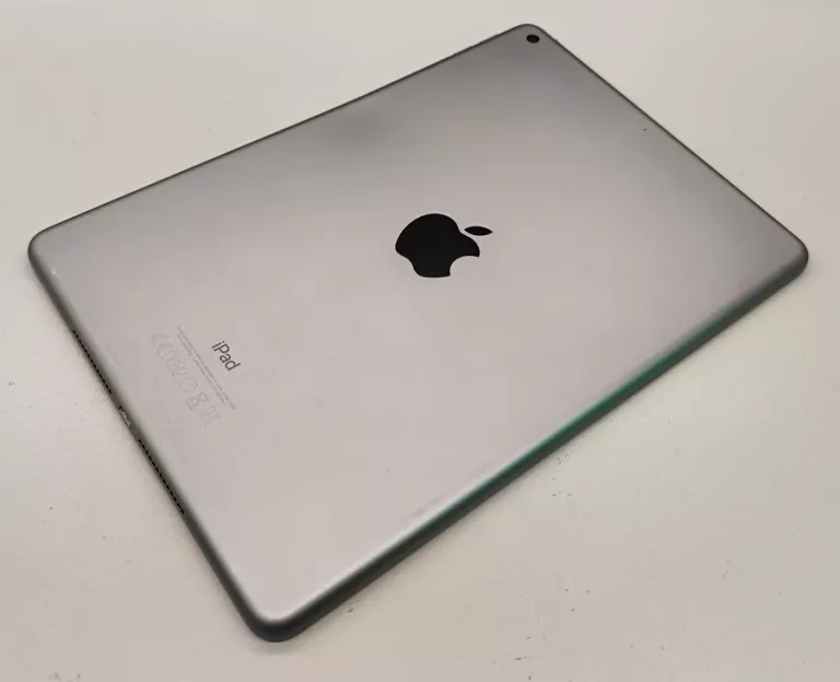TABLET APPLE IPAD (5TH GEN) 9,7" 2GB / 32GB SREBRNY