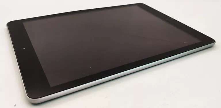 TABLET APPLE IPAD (5TH GEN) 9,7" 2GB / 32GB SREBRNY