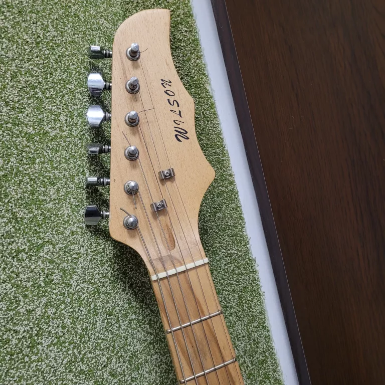 GITARA ELEKTRYCZNA WILSON STRATOCASTER