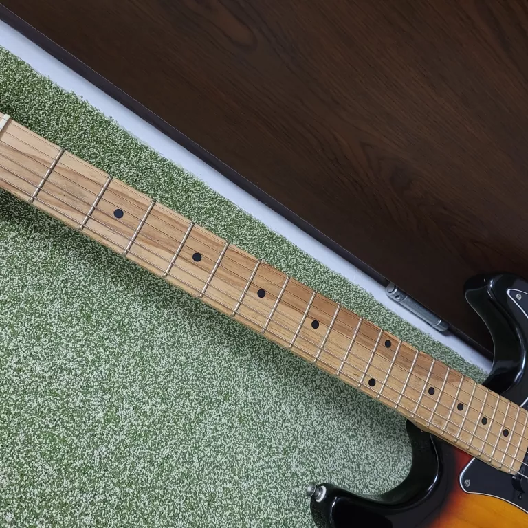 GITARA ELEKTRYCZNA WILSON STRATOCASTER