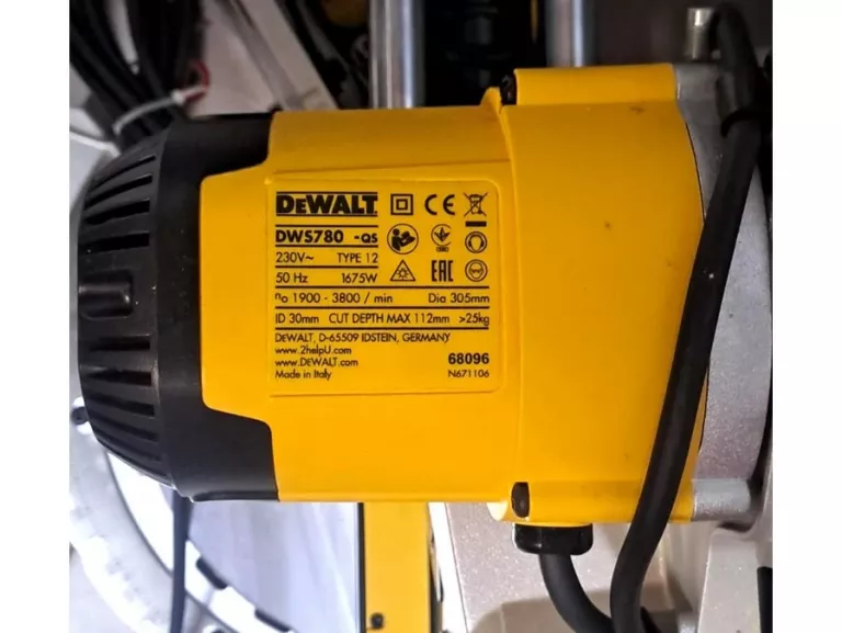 PIŁA UKOŚNICA DWS780 DEWALT