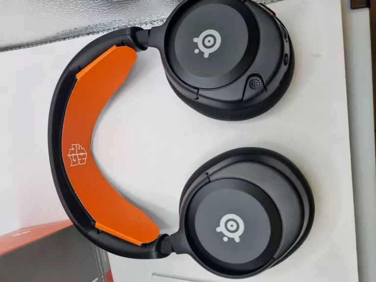 SŁUCHAWKI BEZPRZEWODOWE STEELSERIES ARCTIS NOVA 1
