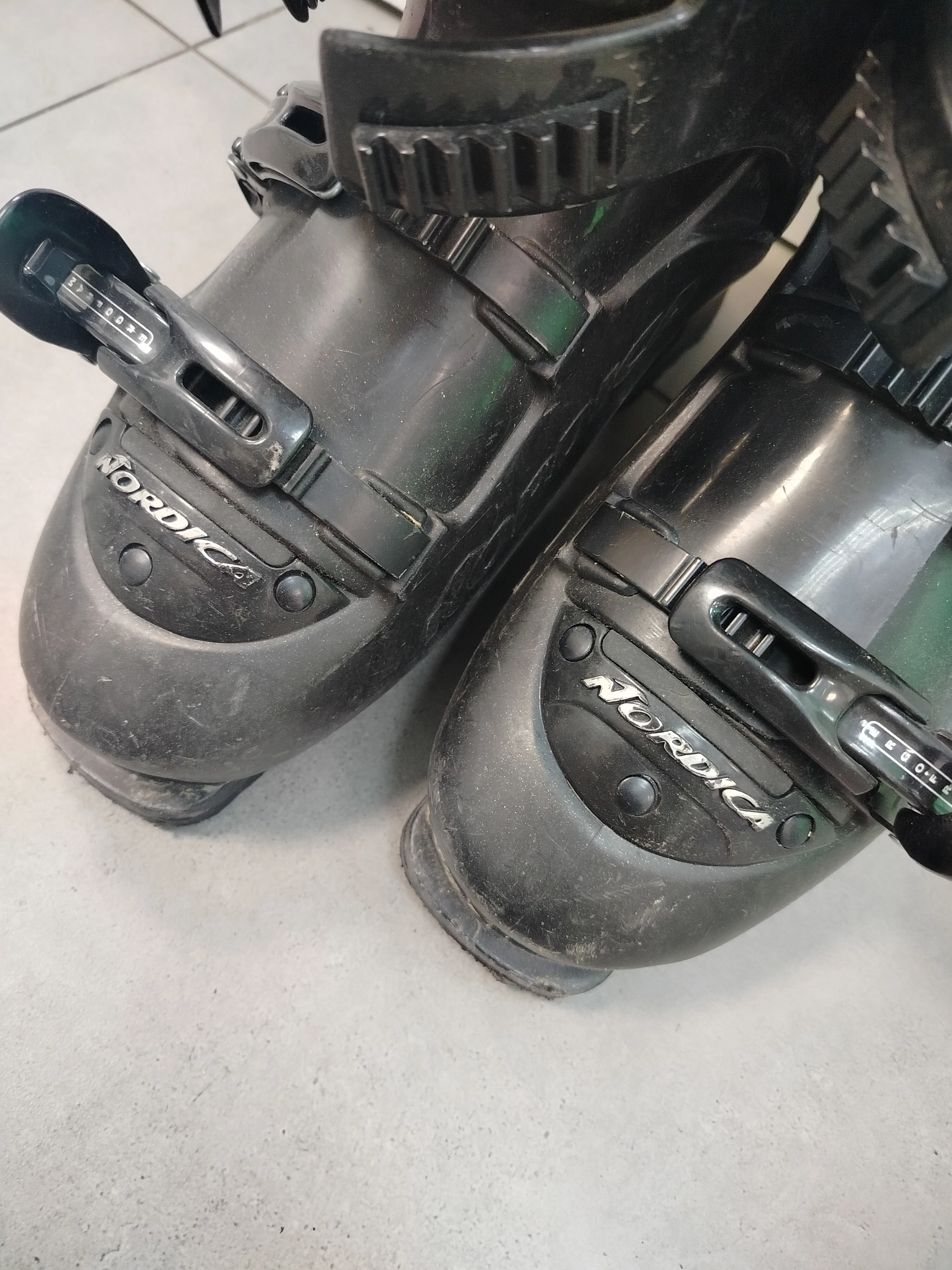 narty-fischer-revolution-easy-rider-drs93buty-stan-11323-2