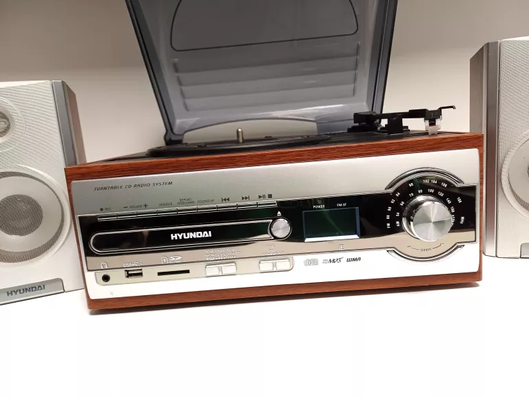 GRAMOFON WIEŻA AUDIO W STYLU RETRO HYUNDAI RTC182SURIP