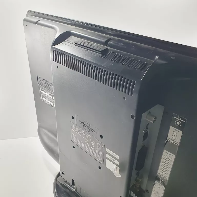 TELEWIZOR TECHNIKA LCD 21.6 CALA LCD 22-541 ODBIÓR OSOBISTY