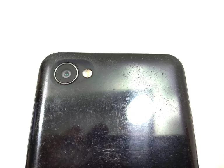 TELEFON LG Q6 3GB