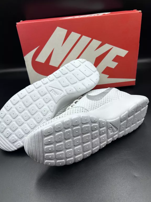 BUTY NIKE ROSHE RUN 724850100 ROZ. 37,5 BIAŁE OKAZJA!