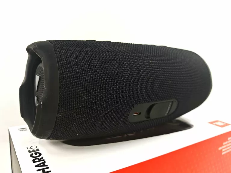 GŁOŚNIK PRZENOŚNY JBL CHARGE 5 CZARNY IP67 40W