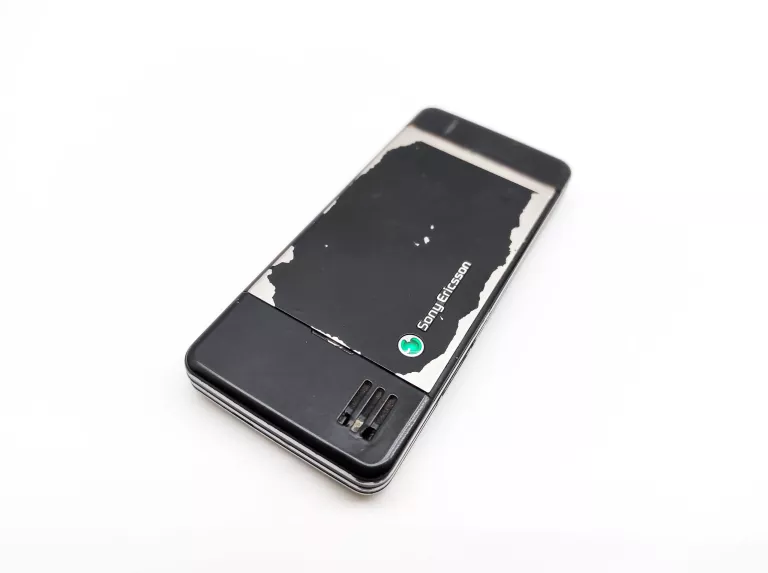 TELEFON SONY ERICSSON C902 RETRO