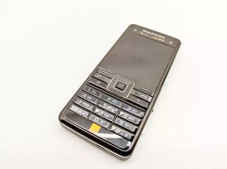 TELEFON SONY ERICSSON C902 RETRO