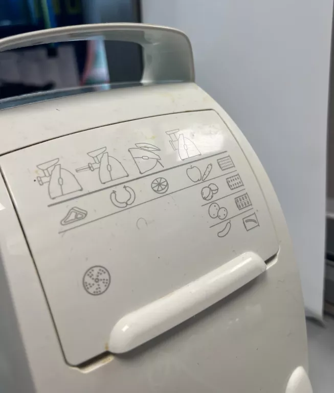MASZYNKA DO MIELENIA MIĘSA ZELMER ZMM1586S