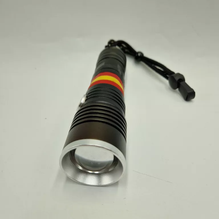 LATARKA AKUMULATOROWA XRG RX80