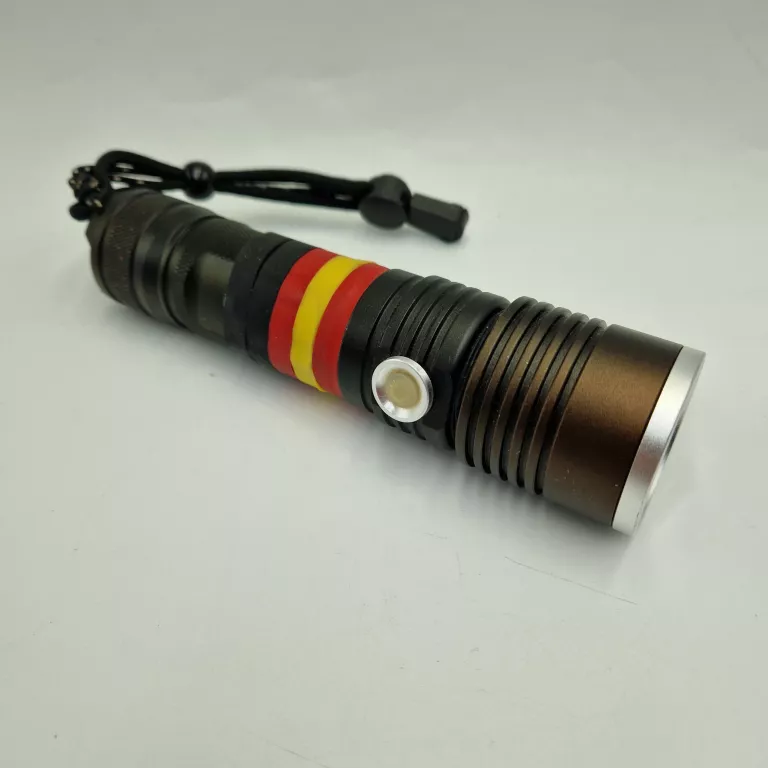 LATARKA AKUMULATOROWA XRG RX80