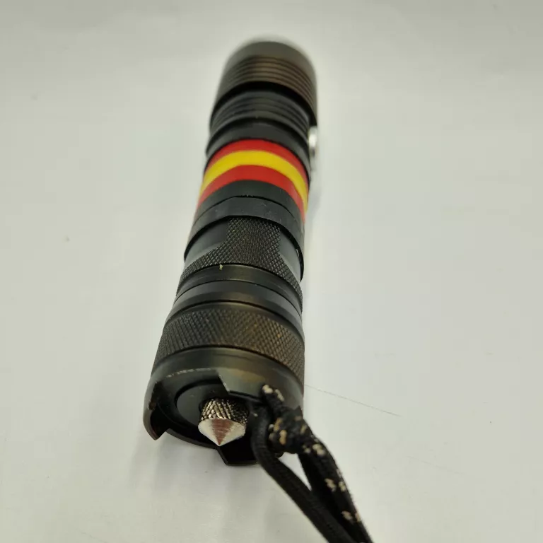 LATARKA AKUMULATOROWA XRG RX80