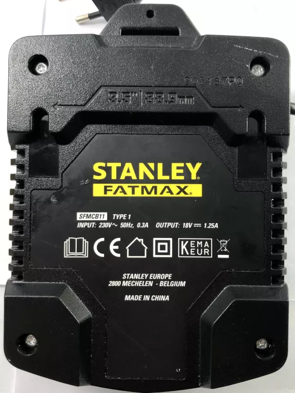 ŁADOWARKA STANLEY FATMAX SFMCB11 + AKUMULATOR SFMCB201 18V