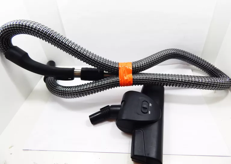 ODKURZACZ PIORĄCY BOSCH AQUAWASH&CLEAN BWD421PRO