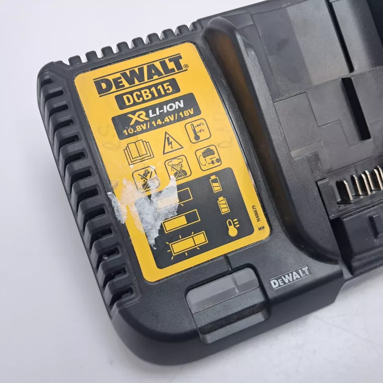 ŁADOWARKA DEWALT DCB115