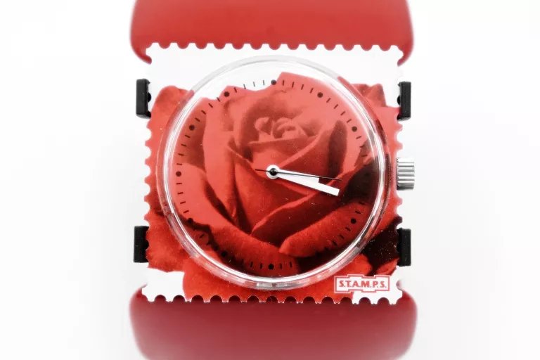 zegarek-damski-stamps-czerwony-tarcza-czerwona-roza-os-piastowskie-74a-poznan