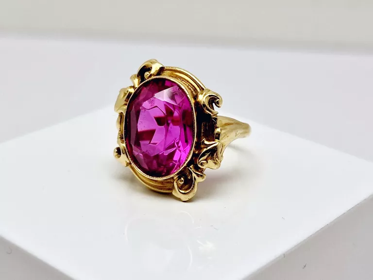 MAJESTATYCZNY PIERŚCIONEK 750 10G