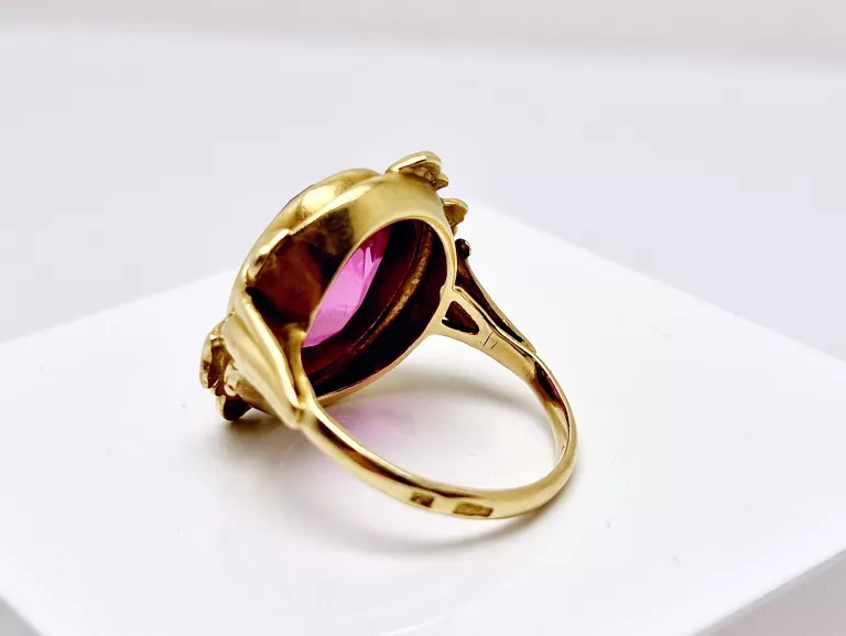 MAJESTATYCZNY PIERŚCIONEK 750 10G