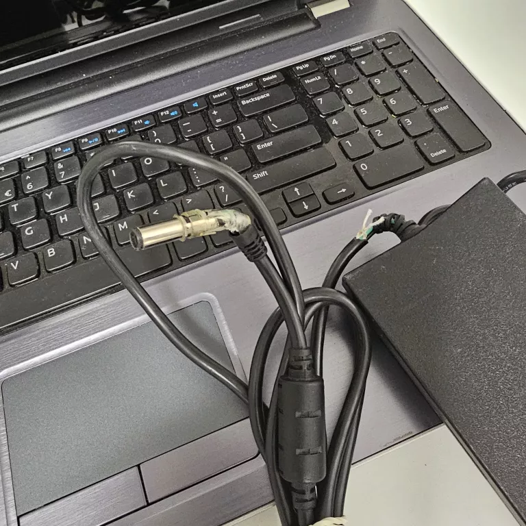 LAPTOP DELL INSPIRON 17R 5737 I5/1TB/WIN8/4GB