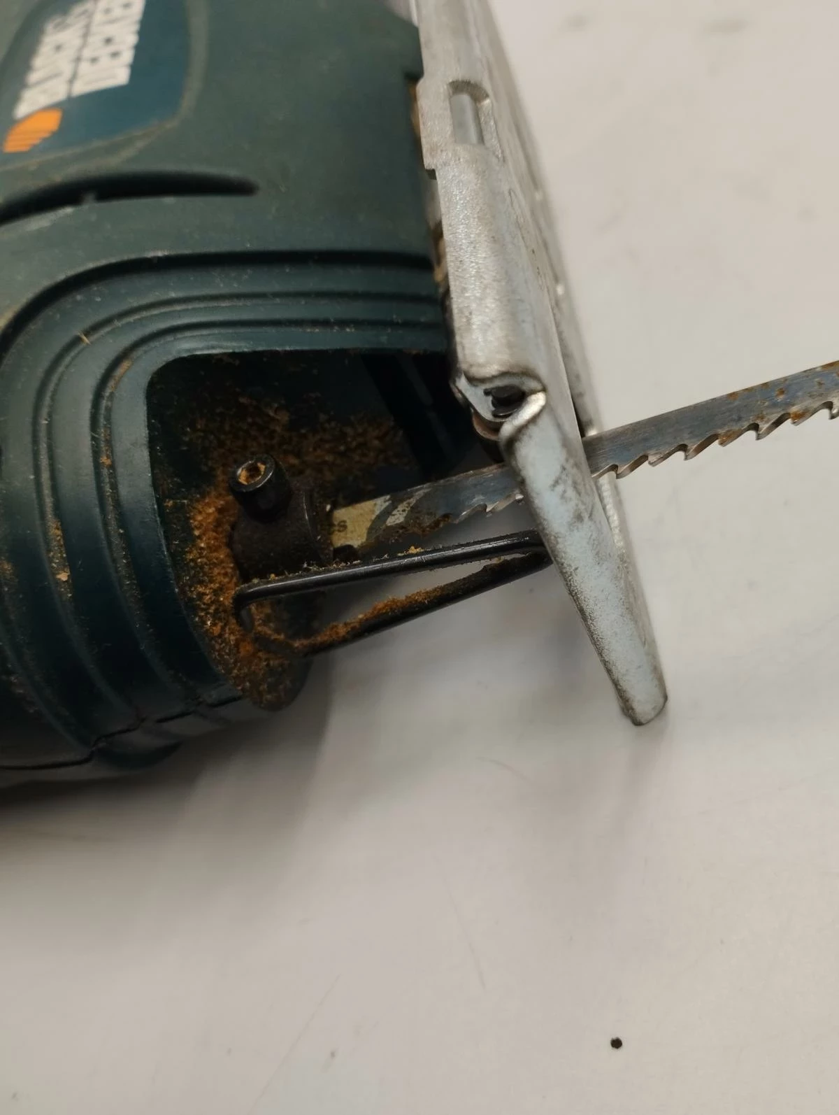 wyrzynarka-black-decker-cd301-marka-128608-2