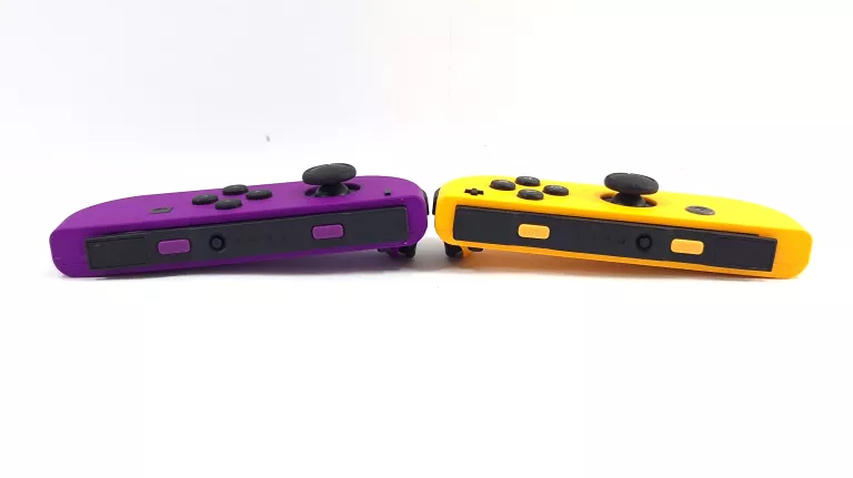 KONTROLERY JOY-CON PAIR DO NINTENDO SWITCH + UCHWYT POWERA MARIO