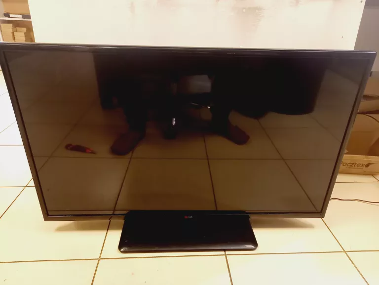 TELEWIZOR LG 42LN5204 + PILOT