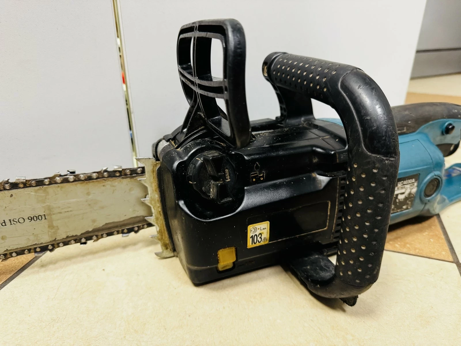 pila-lancuchowa-makita-uc4030a-maksymalna-moc-200000