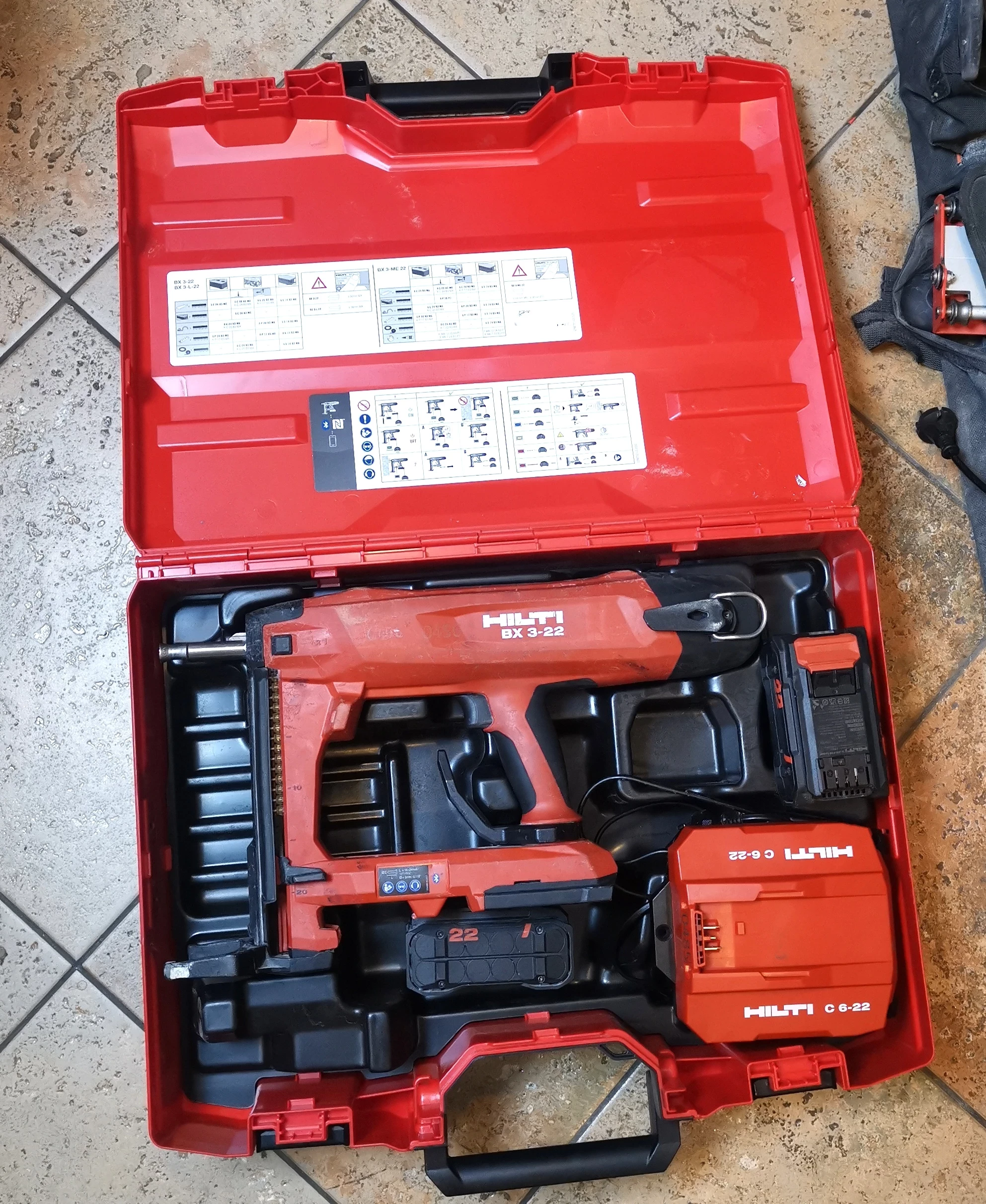 osadzak-gwozdziarka-hilti-bx-3-22-nuron-do-betonu-2-aku-lad-walizka-sniadeckich-478a-bydgoszcz