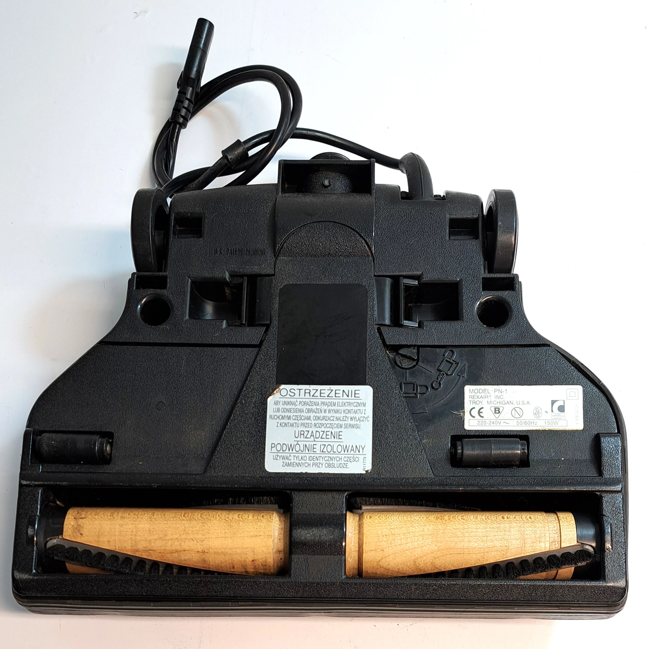 odkurzacz-rainbow-e2-series-pioracy-z-elktrowezem-i-szczota-pojemnosc-zbiornika-na-czysta-wode-200