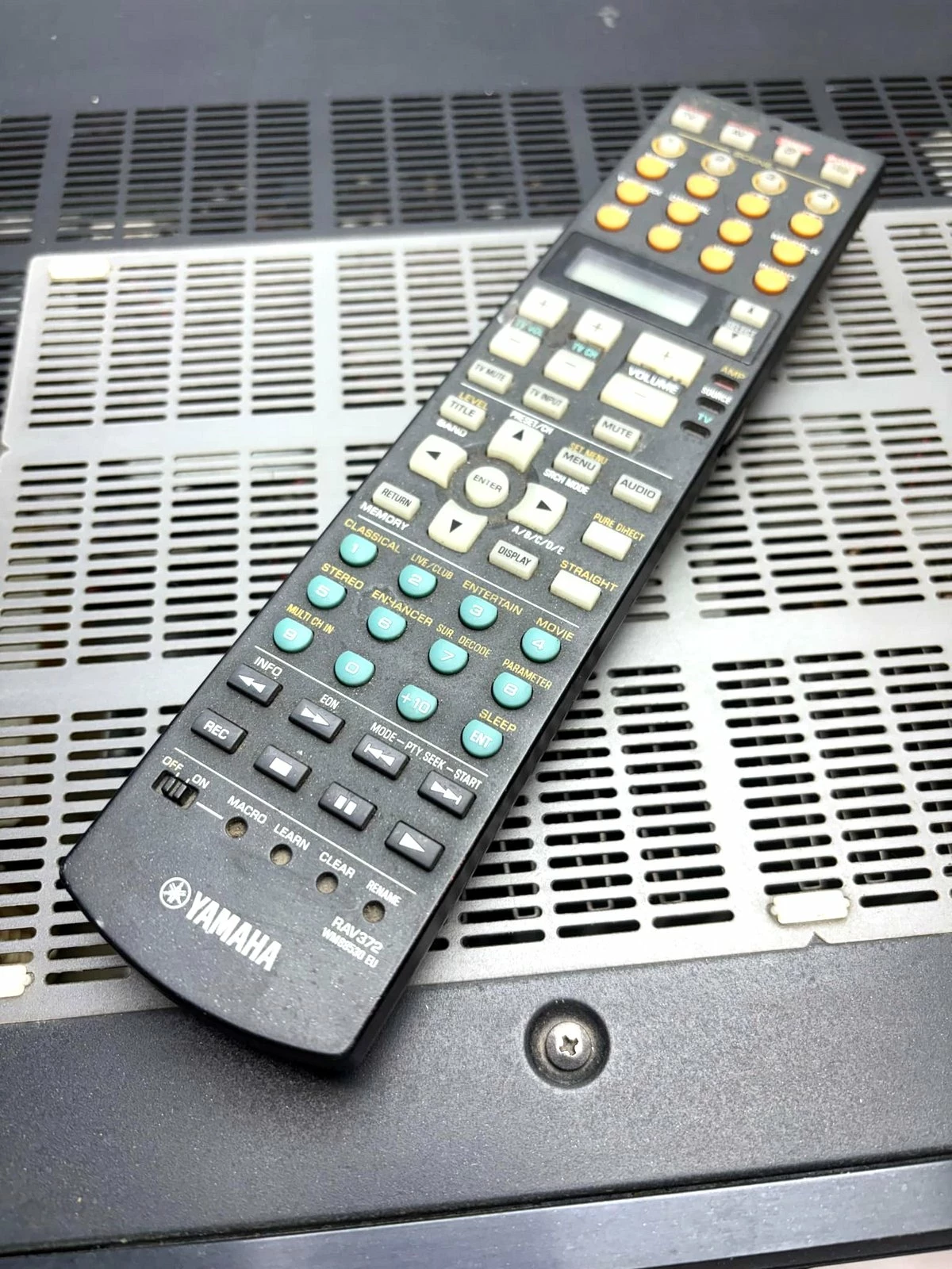 amplituner-yamaha-rx-v663-pilot-w-zestawie-komunikacja-207994-2