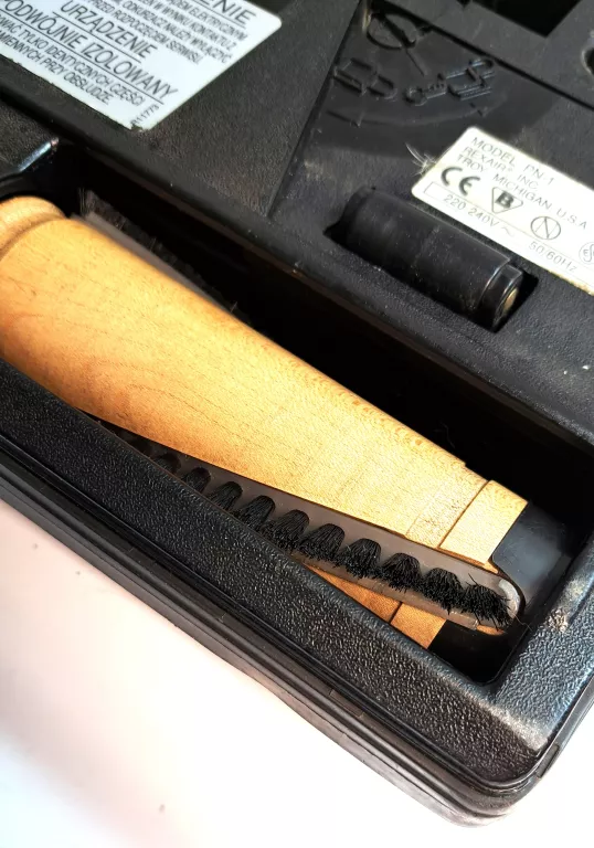 odkurzacz-rainbow-e2-series-pioracy-z-elktrowezem-i-szczota-pojemnosc-zbiornika-na-brudna-wode-200