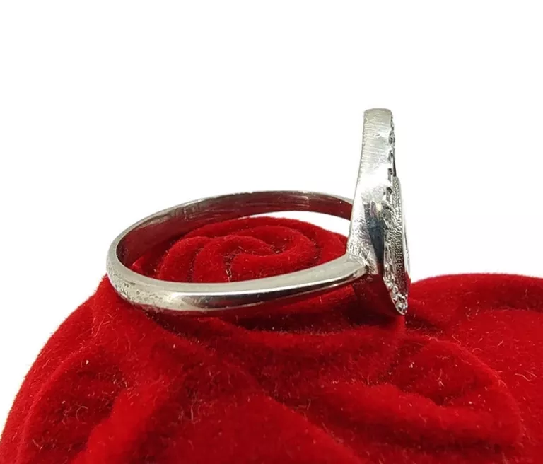 PIĘKNY SREBRNY PIERŚCIONEK KROPLA WODY P.925 2,07G