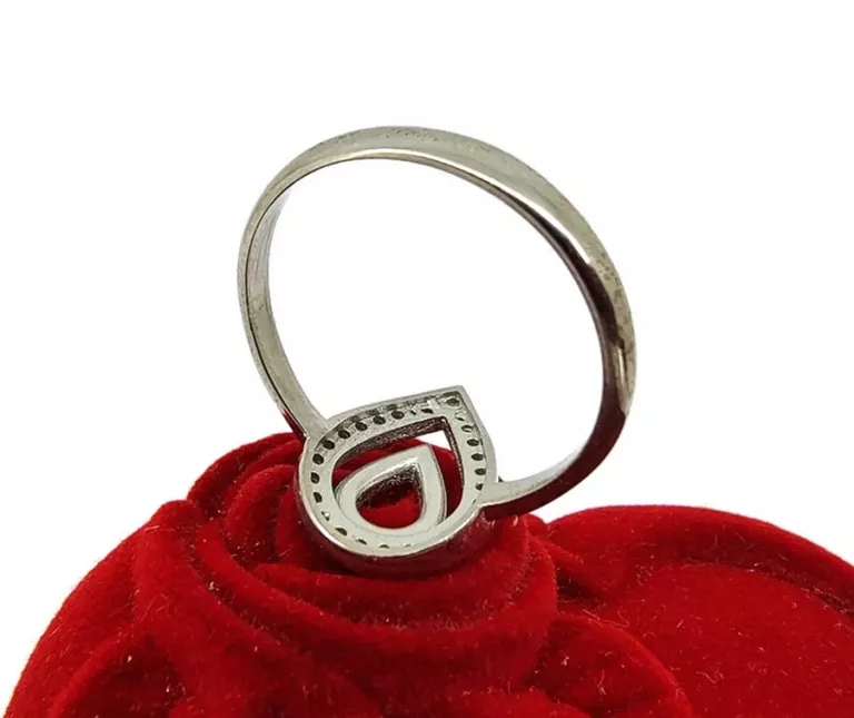 PIĘKNY SREBRNY PIERŚCIONEK KROPLA WODY P.925 2,07G