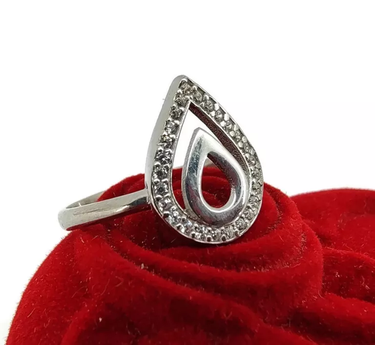 PIĘKNY SREBRNY PIERŚCIONEK KROPLA WODY P.925 2,07G