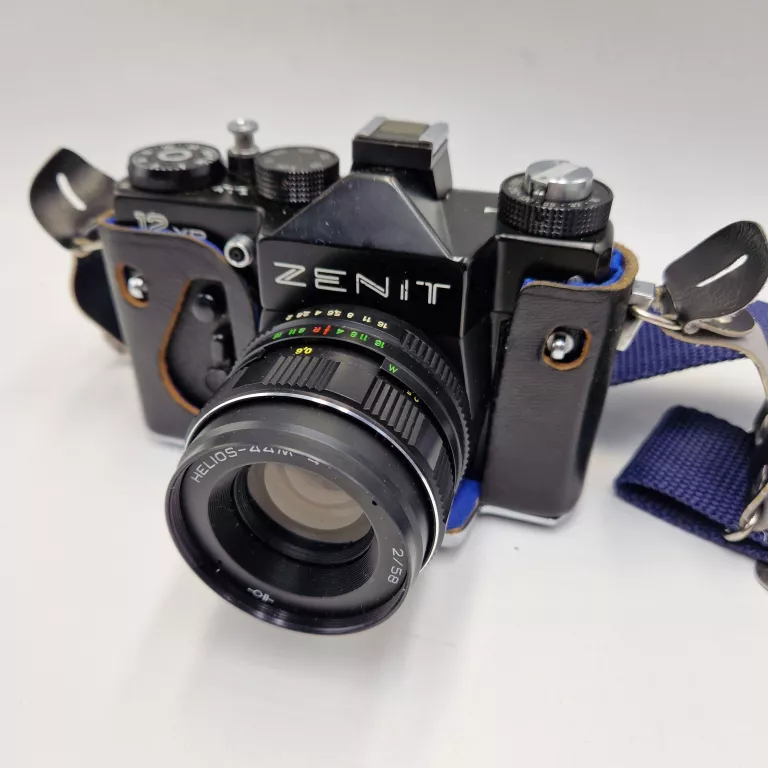APARAT ZENIT 12 XP + OBIEKTYW JUPITER 37A + OBIEKTYW MIR 1 B