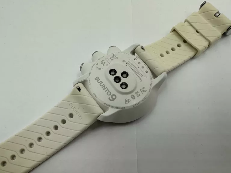 ZEGAREK SPORTOWY SUUNTO 9 BARO BIAŁY + ŁADOWARKA