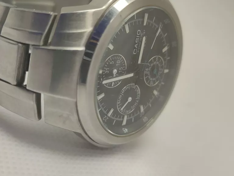 ZEGAREK CASIO EF-305