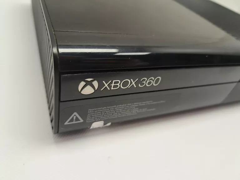KONSOLA XBOX 360/GRY