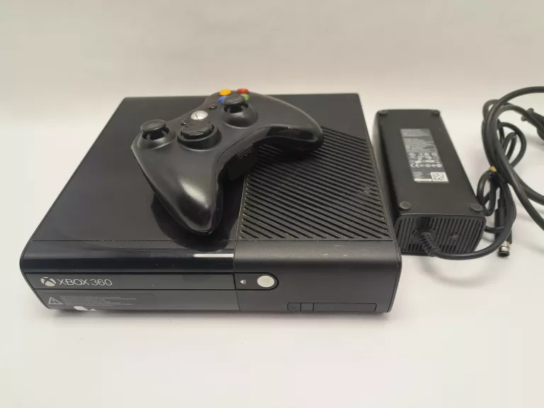 KONSOLA XBOX 360/GRY