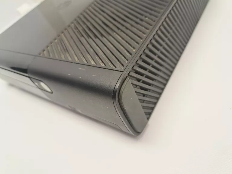 KONSOLA XBOX 360/GRY
