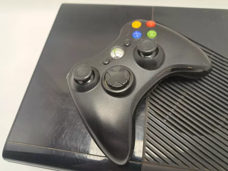 KONSOLA XBOX 360/GRY