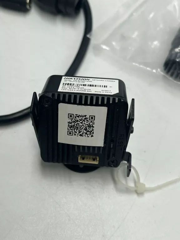 MINIATUROWA KAMERA IP UKRYTA HIKVISION DS-2CD2D14W