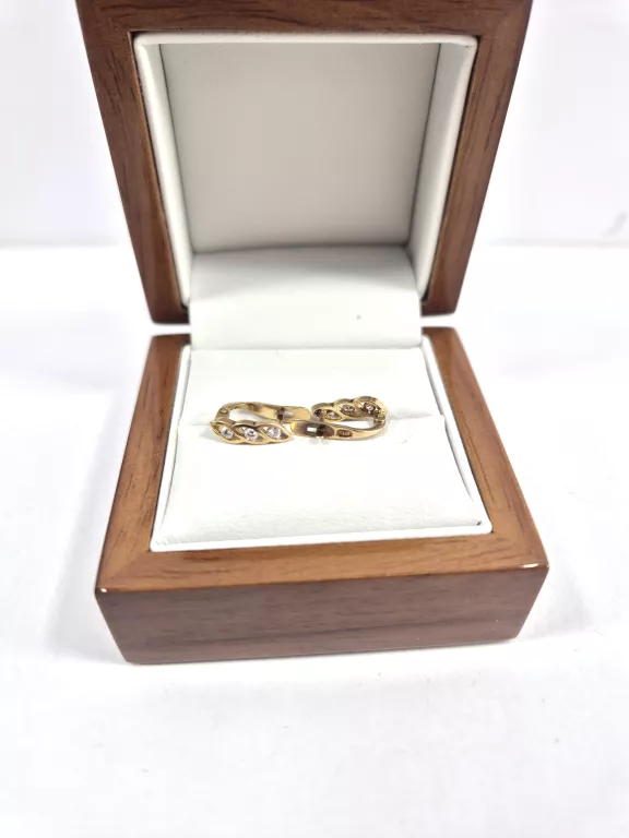 ZŁOTE KOLCZYKI Z DIAMENTAMI 0,15CT 750 1,84G