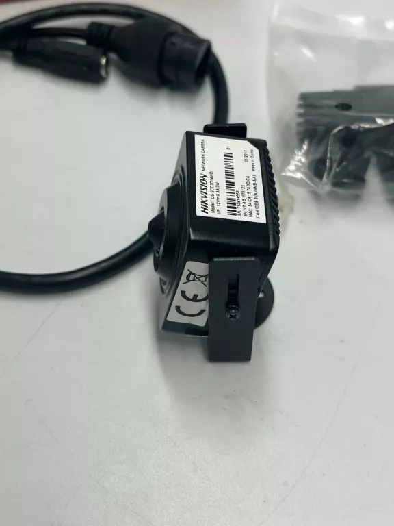 MINIATUROWA KAMERA IP UKRYTA HIKVISION DS-2CD2D14W