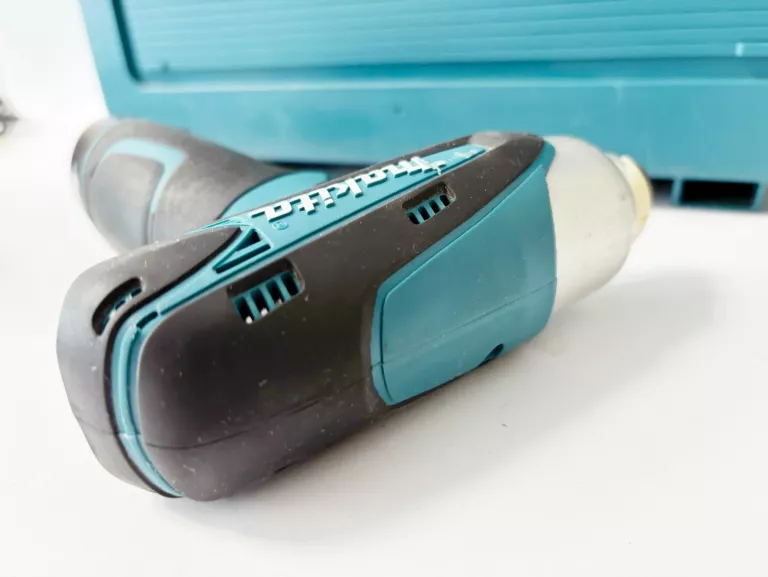 WKRĘTARKA MAKITA TD090D 10,8 2X1,3AH WALIZKA