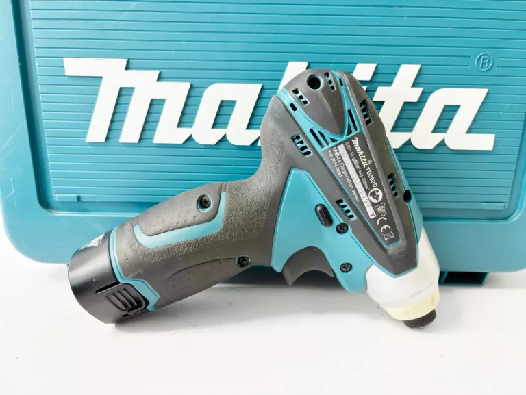WKRĘTARKA MAKITA TD090D 10,8 2X1,3AH WALIZKA